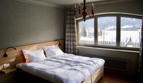 King Studio with Sofa Bed