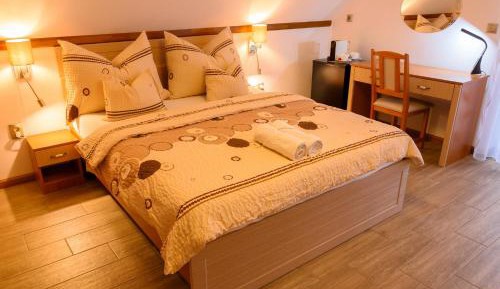 Queen Room with Balcony