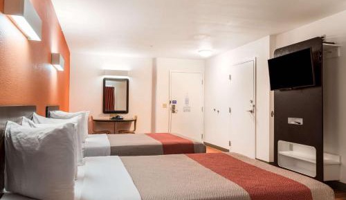 Quadruple Room - Disability Access - Roll in Shower