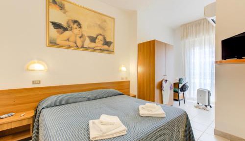 Deluxe Double Room with Sided Sea View