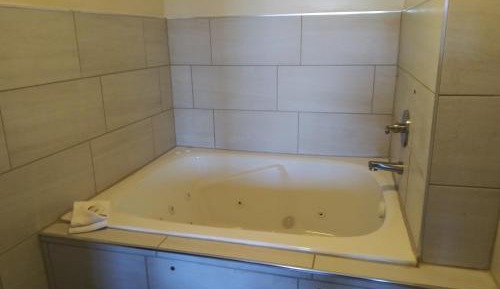 King Room with Spa Bath