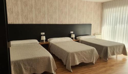Triple Room with Shared Bathroom