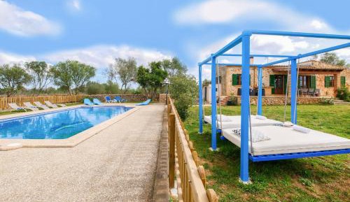 Villa with Garden View