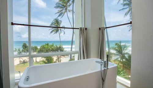 Mora - Deluxe Room with Ocean View