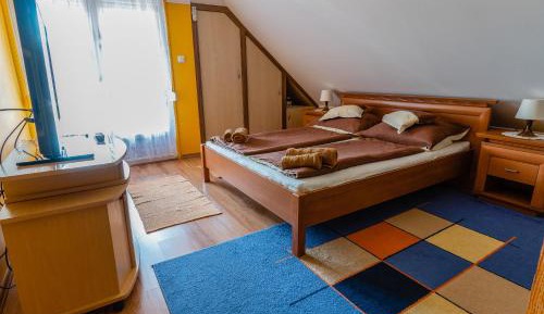 Two-Bedroom Apartment (4 Adults)
