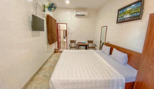 Deluxe Room (2 Adults + 1 Child)