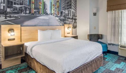 Queen Room - Disability Access/Non-Smoking