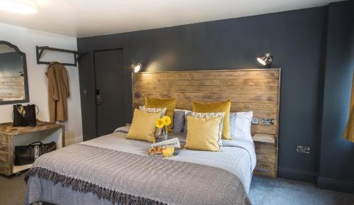 Deluxe King Suite