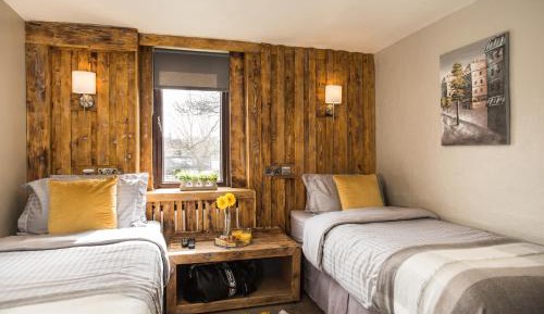 Twin Room with Shared Bathroom