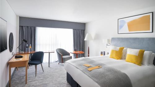 Standard Queen Room