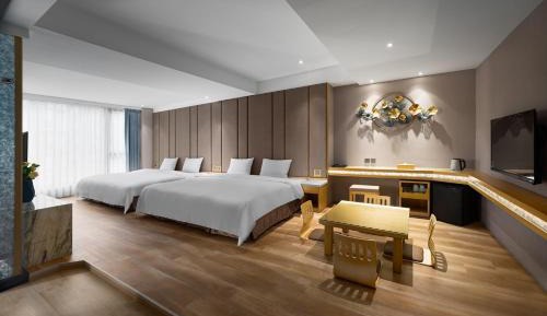 Deluxe Family Room