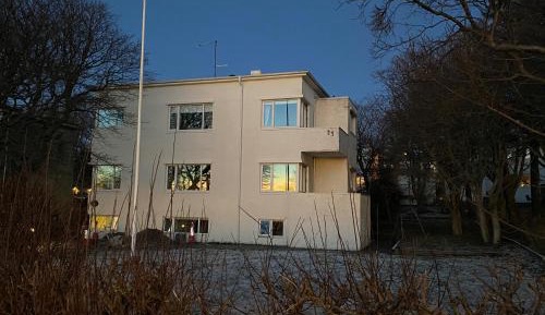 Deluxe Double Room (2 Adults + 1 Child)
