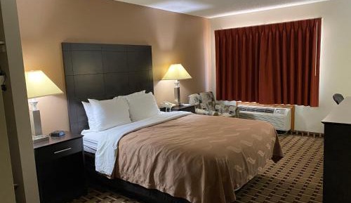 Queen Room - Accessible/Non-Smoking