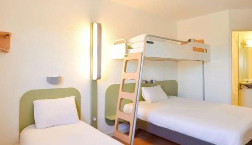 Standard Room with Double Bed and Bunk Bed