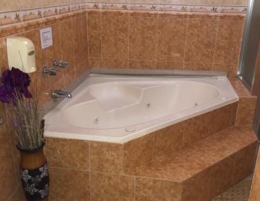 Suite with Spa Bath