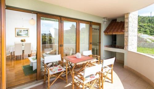 Two Bedroom Apartment with Balcony and Sea View