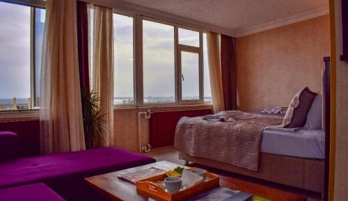 Family Room with Sea View