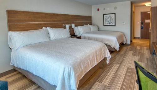 Standard Room with Two Queen Beds