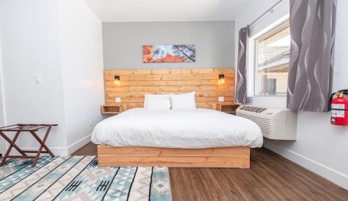 Deluxe King Suite