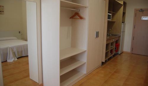 Studio Apartment with Twin Bed