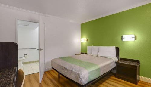Double Room - Disability Access - Roll In Shower