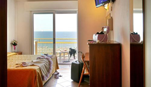 Superior Room with Balcony and Front Sea View