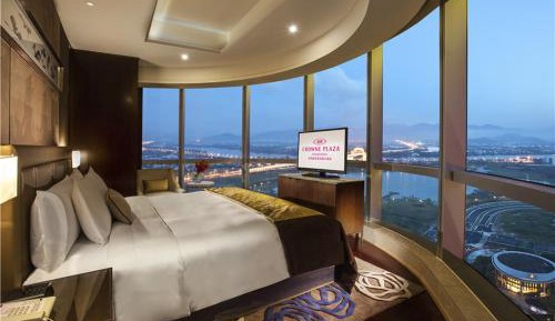 Superior King Suite with Living Area