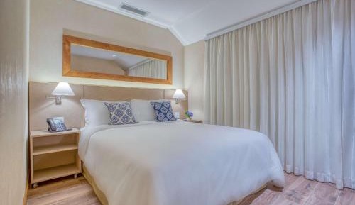 1 Queen Bed, Standard, Non-Smoking