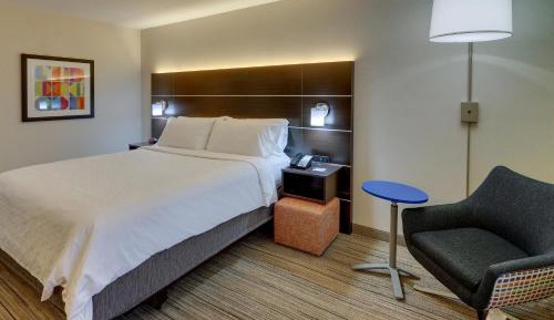 Standard King Room - Communications Accessible