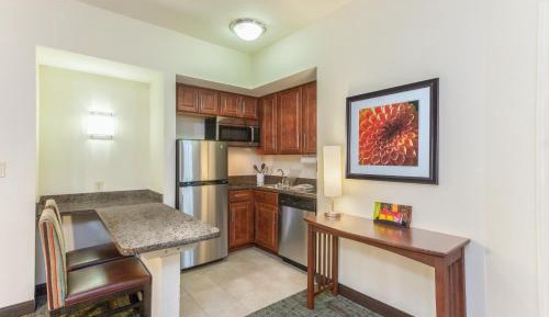 Queen Studio Suite - Mobility/Communications Accessible