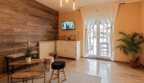 One-Bedroom Apartment with Terrace