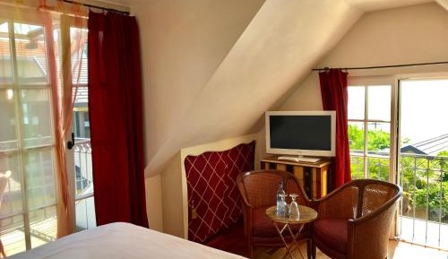 Double Room with Balcony and Sea View (Riva)