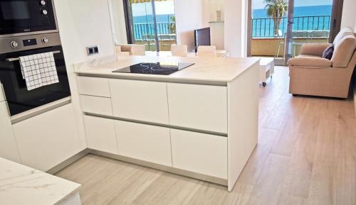 Modern Apartment with Sea View