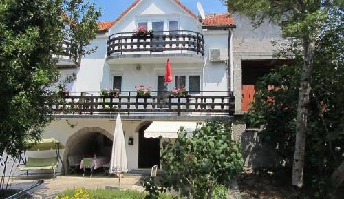 Apartment with Garden View