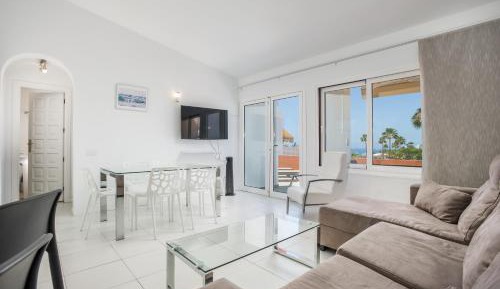 Deluxe Two-Bedroom Apartment