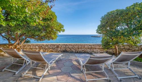 Villa - Beach Front