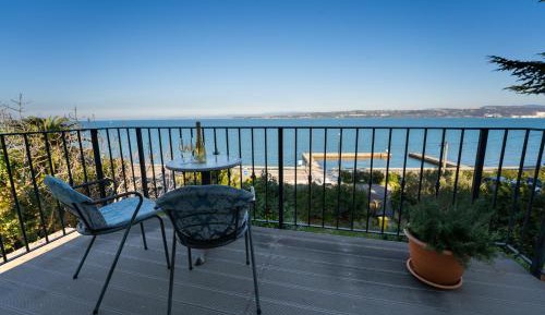 Apartment with Balcony