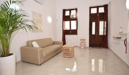 One-Bedroom Holiday Home