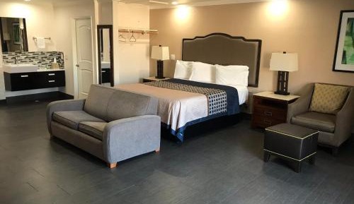 King Room with Spa Bath