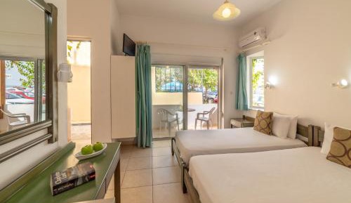 Standard Twin Room with Sea View