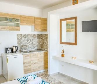 Studio (2 Adults)