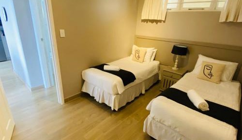 Apartment with Pool View 