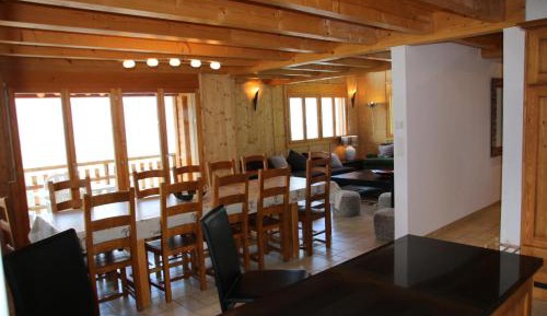 Six-Bedroom Chalet 009