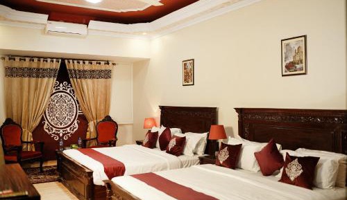 Deluxe Family Room