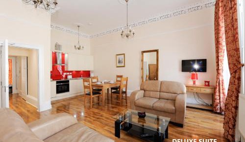 Deluxe Family Suite (4 Adults + 2 Children)