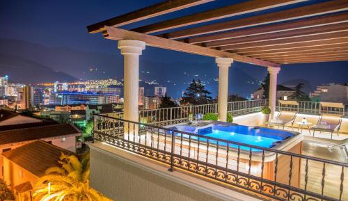 Penthouse Apartment