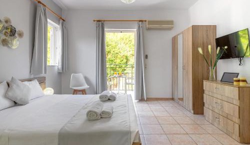 Comfort Room with Mountain View