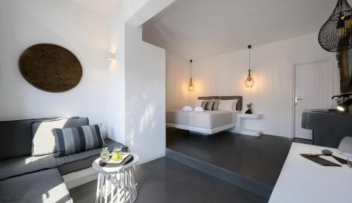 Suite with Private Pool and Hot Tub