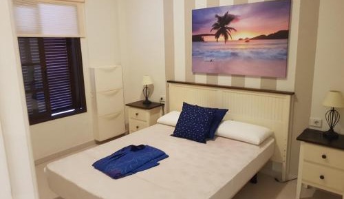 Apartment with Pool View 
