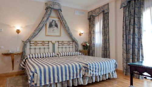 Double or Twin Room with Extra Bed